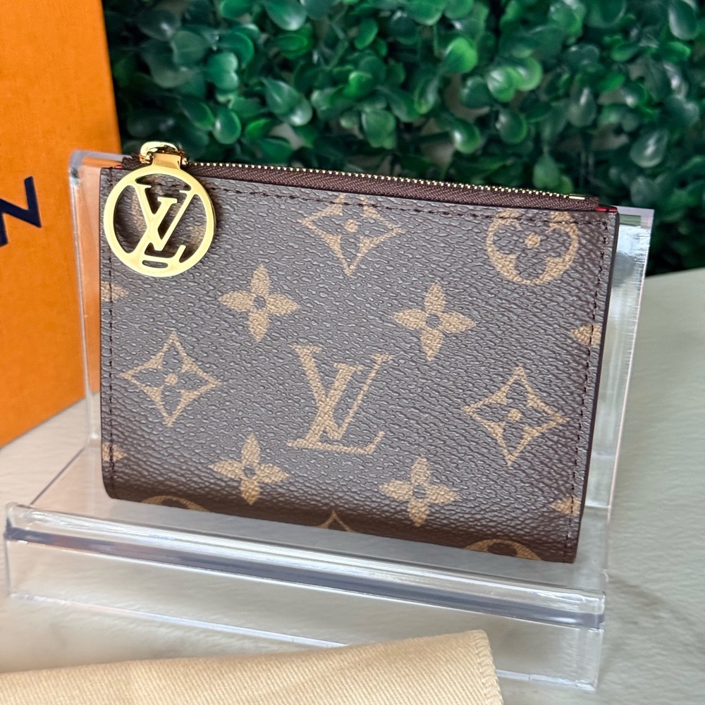 Louis Vuitton Monogram Small Compact Lisa Zip Wallet - Red Interior Like New - Picture 2 of 9